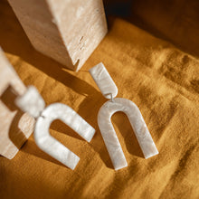 Load image into Gallery viewer, Pearl Shine Earrings