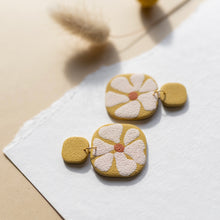 Load image into Gallery viewer, Textured Abstract Anemone Square Dangles